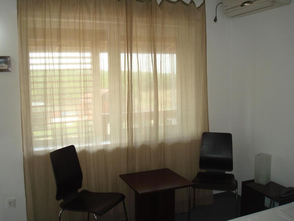 Pension Oasis كوستِنيست المظهر الخارجي الصورة